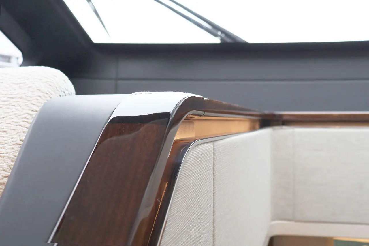Fairline Squadron 68 Interior image 16