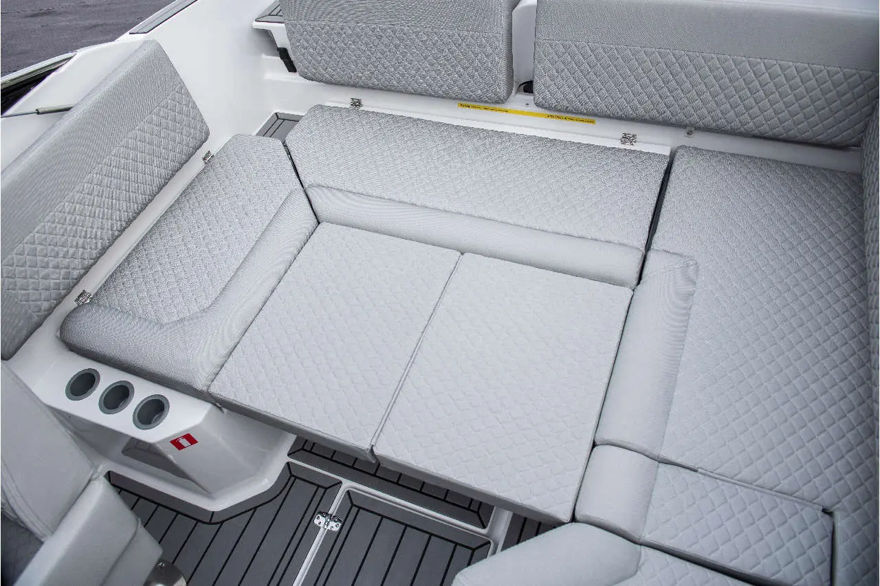 Flipper 650 DC Interior image 10