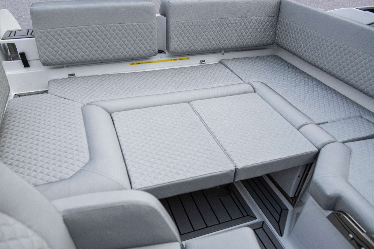Flipper 650 DC Interior image 11