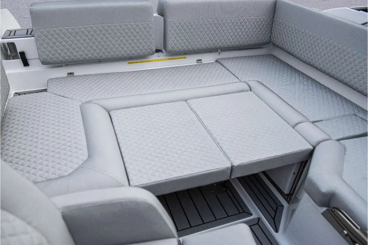Flipper 650 DC Interior image 11