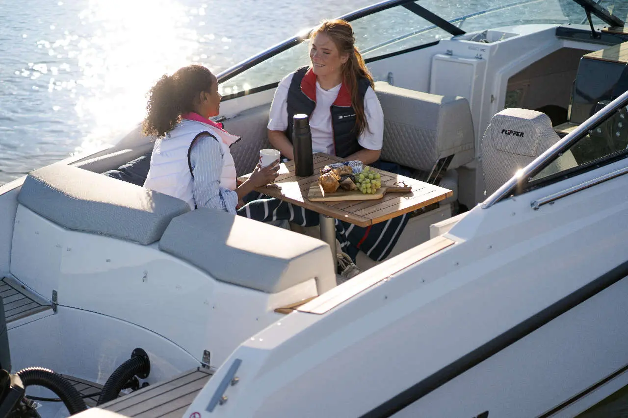 Flipper 650 DC Lifestyle image 3