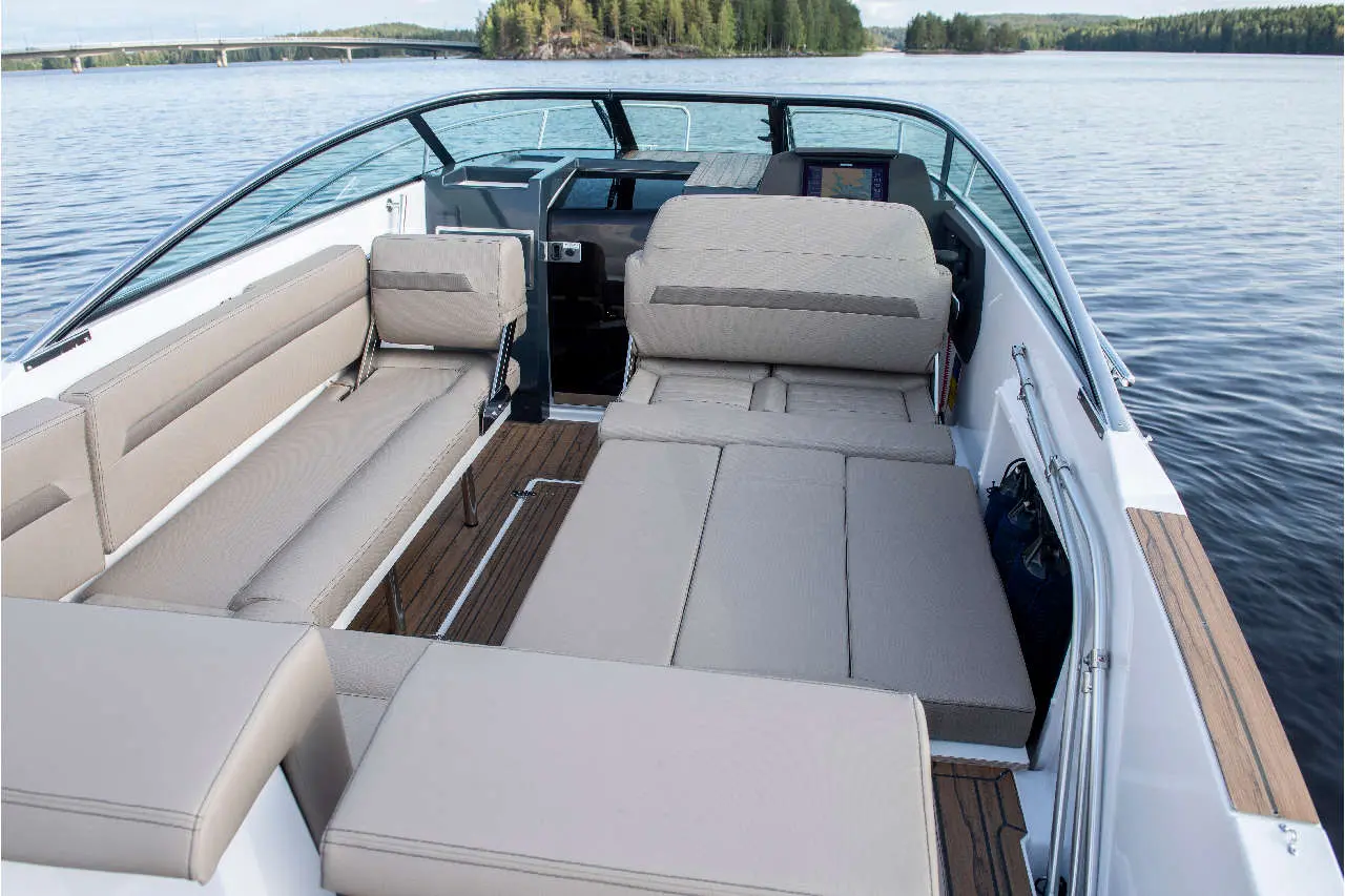 Flipper 800 DC Interior image 9