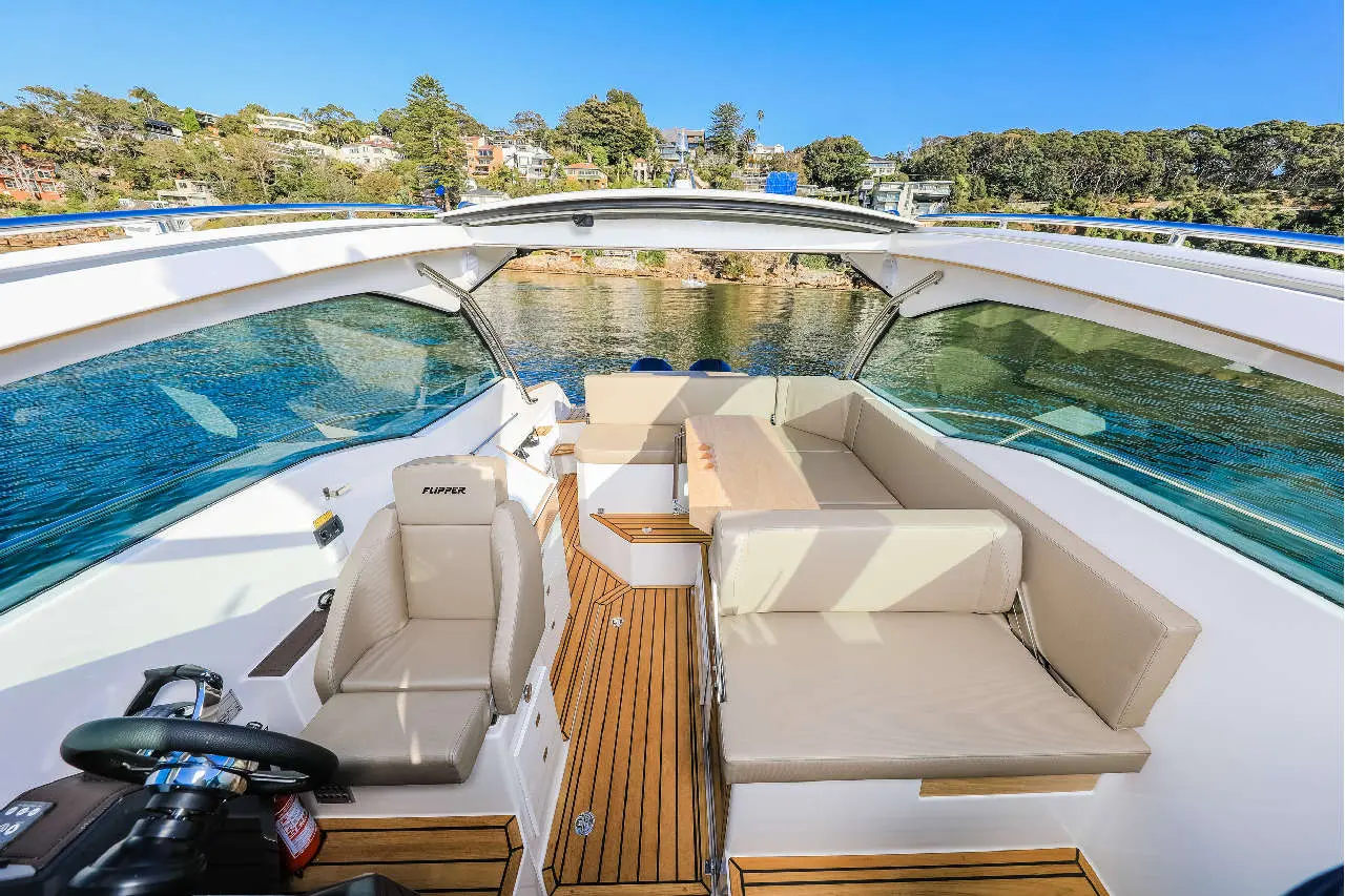 Flipper 900 ST Interior image 1