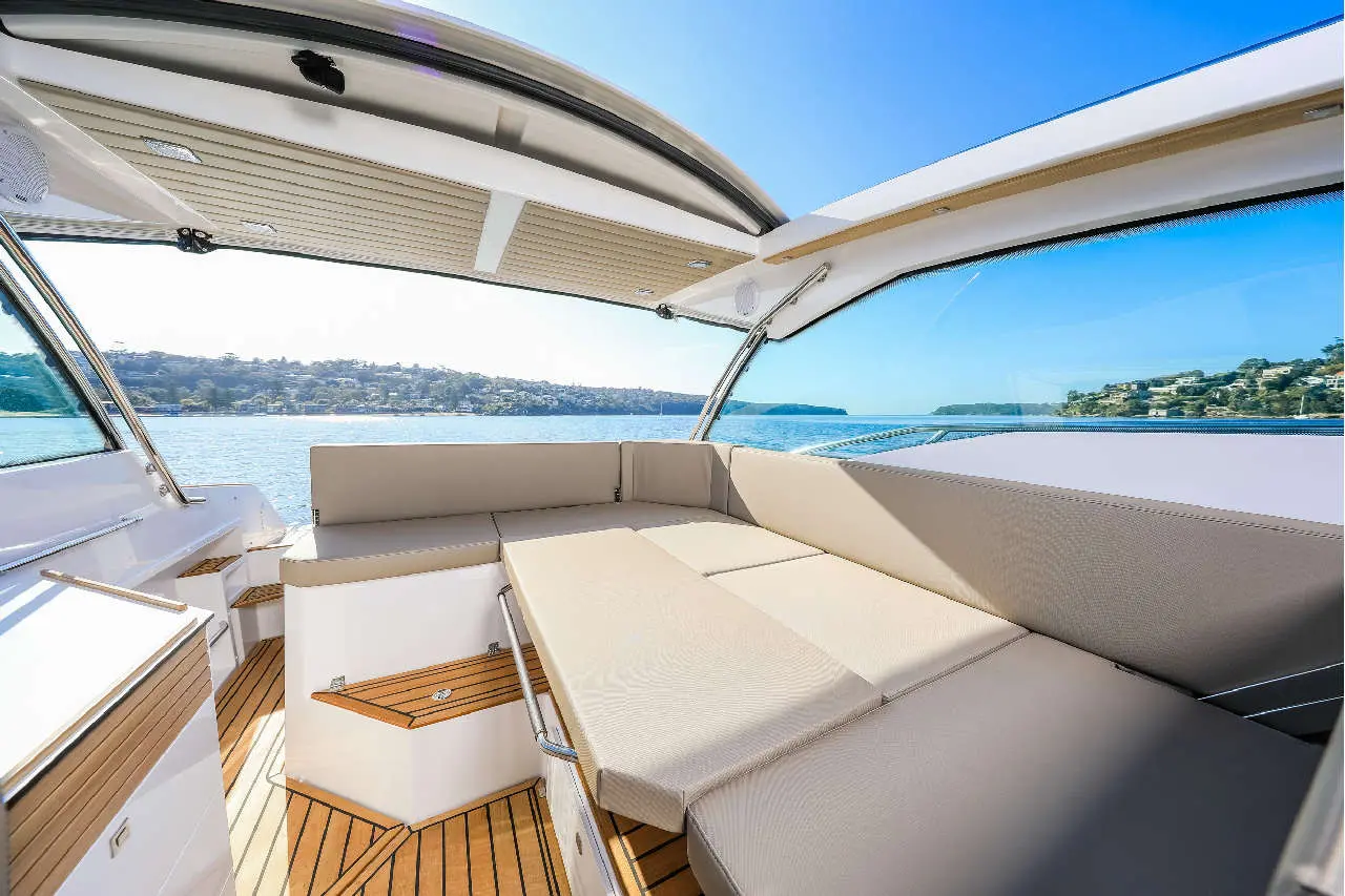 Flipper 900 ST Interior image 4