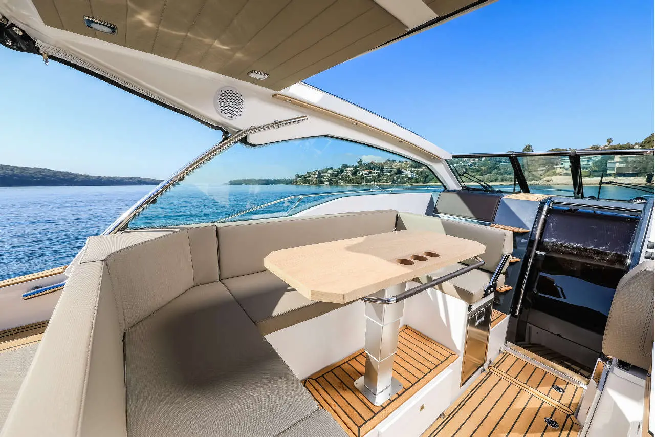 Flipper 900 ST Interior image 6