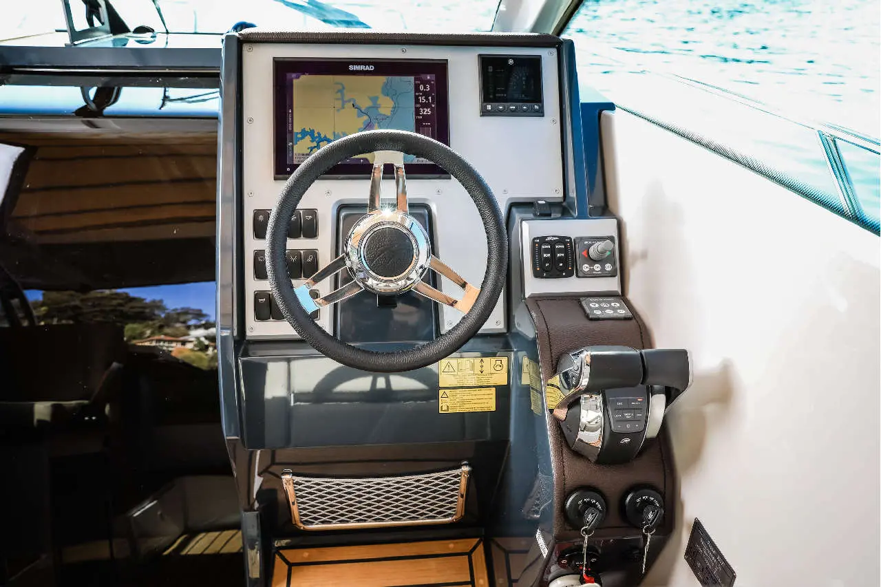 Flipper 900 ST Interior image 7