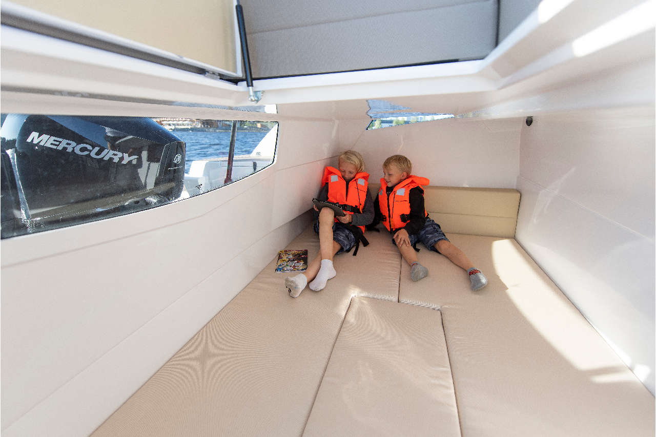 Flipper 900 ST Interior image 13