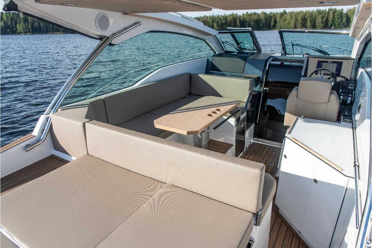 Flipper 900 ST Interior image 14
