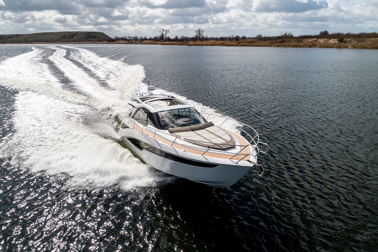 Galeon 405 HTS External image 2