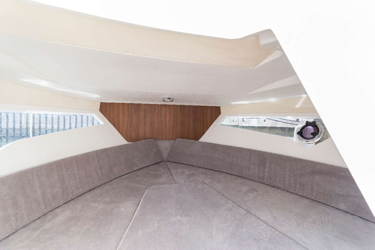 Galeon Galia 750 Hardtop image 05