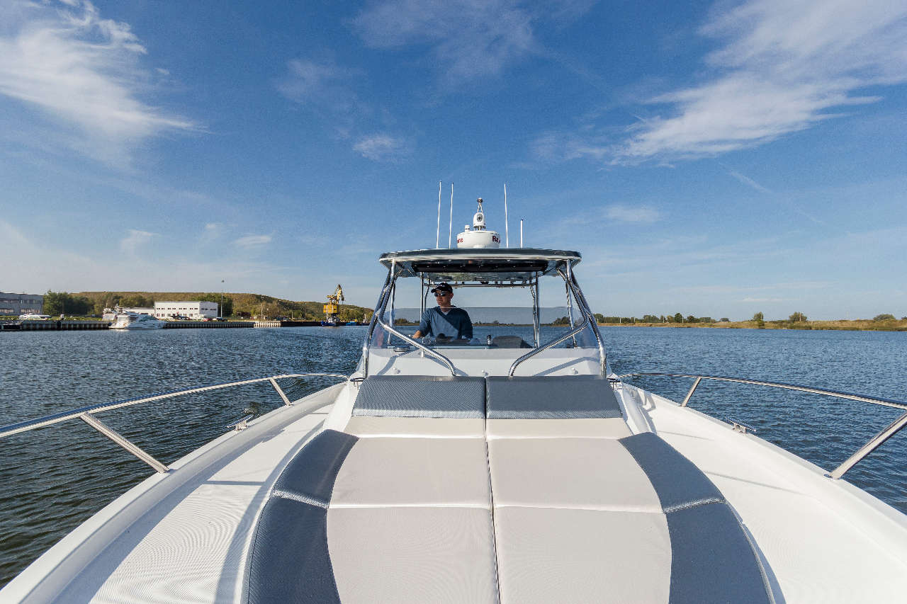 Galeon Galia 770 Cabin image 01