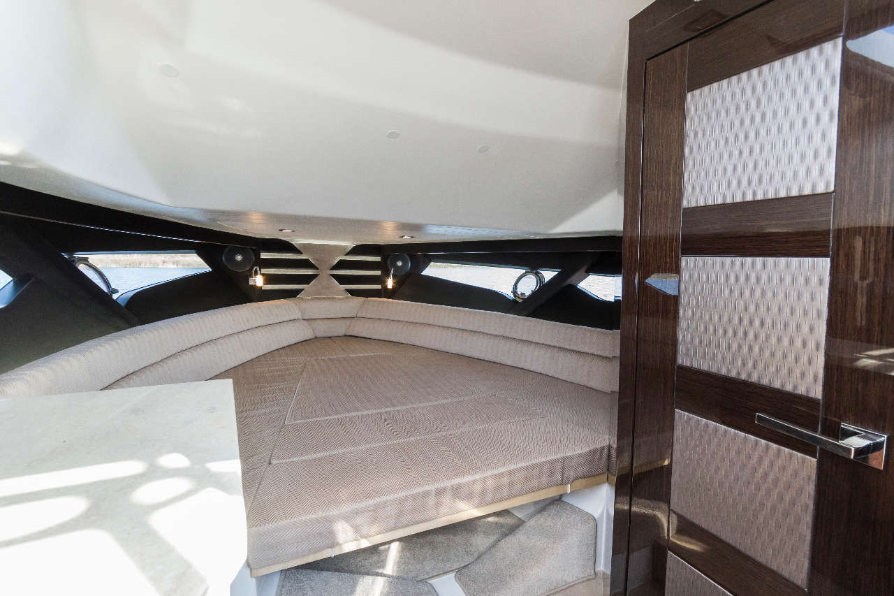 Galeon Galia 770 Cabin image 08