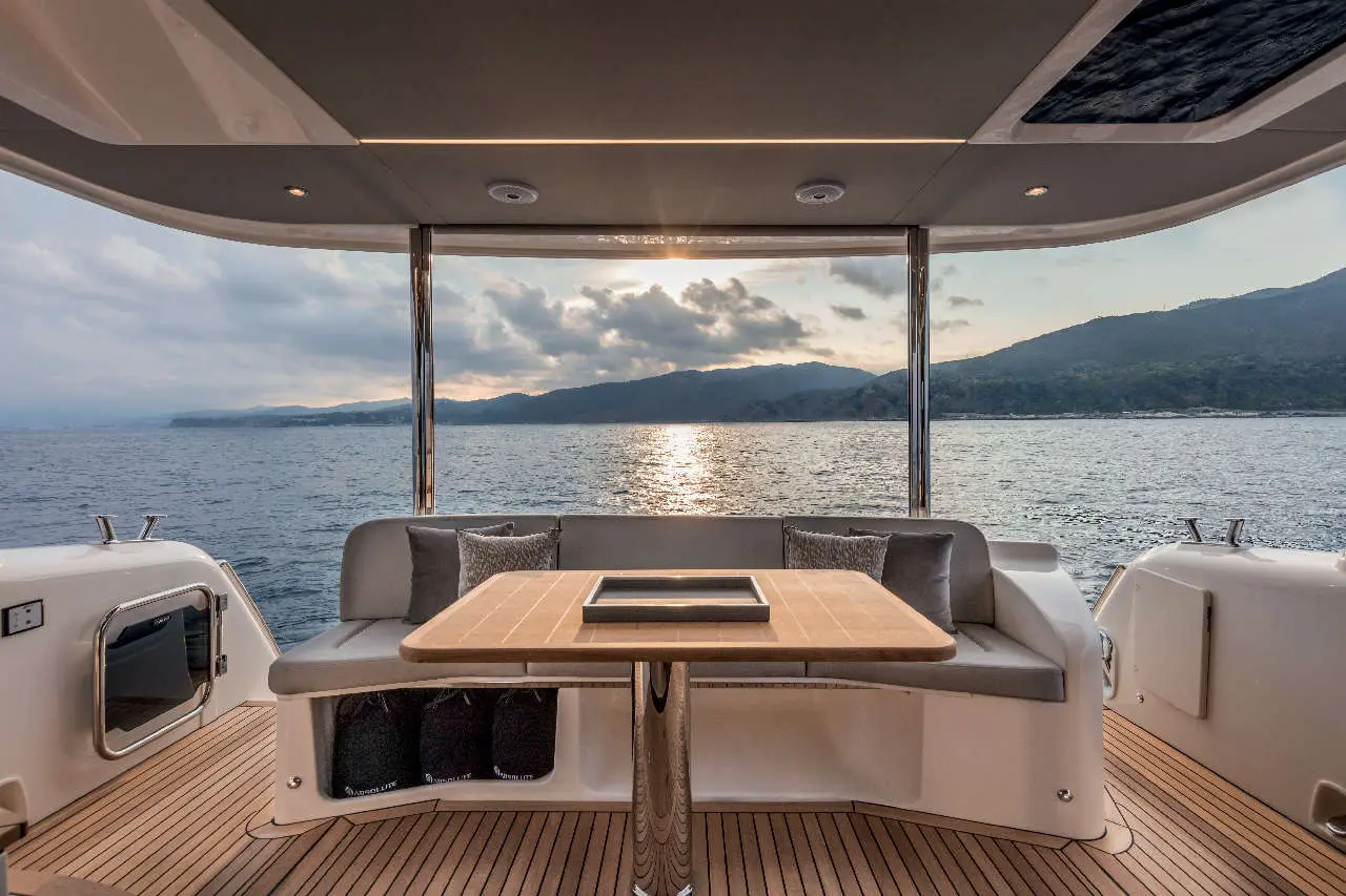 Absolute Navetta 48 Interior image 4