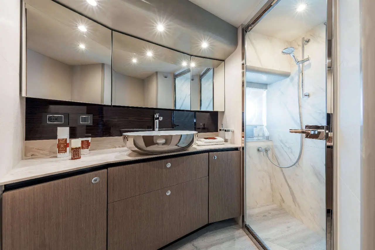 Absolute Navetta 48 Interior image 12