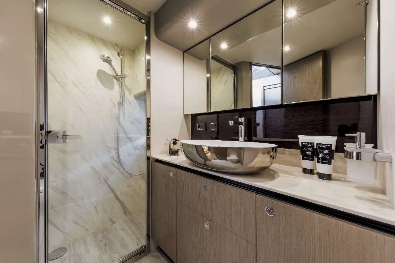 Absolute Navetta 48 Interior image 16