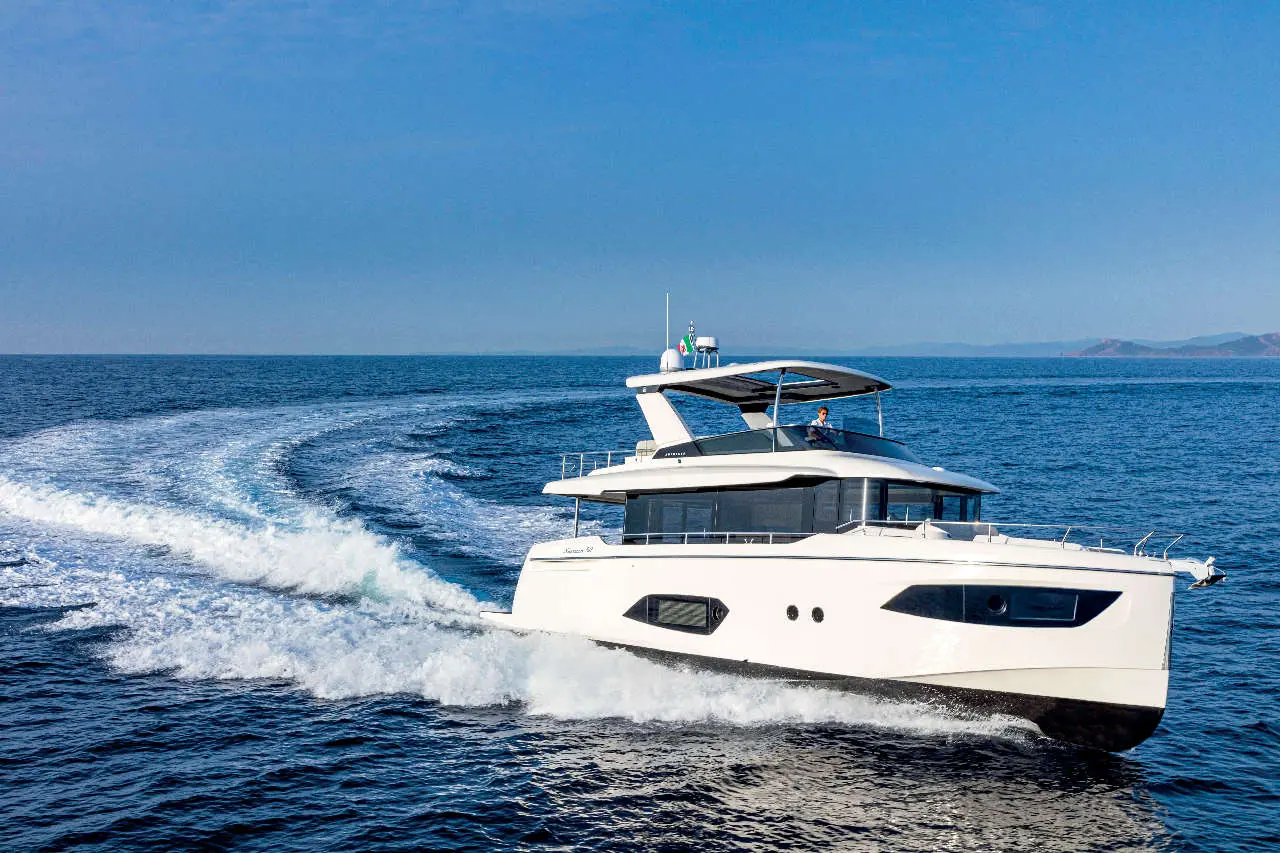 Absolute Navetta 52 External image 2