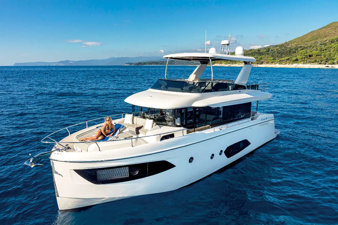 Absolute Navetta 52 main image