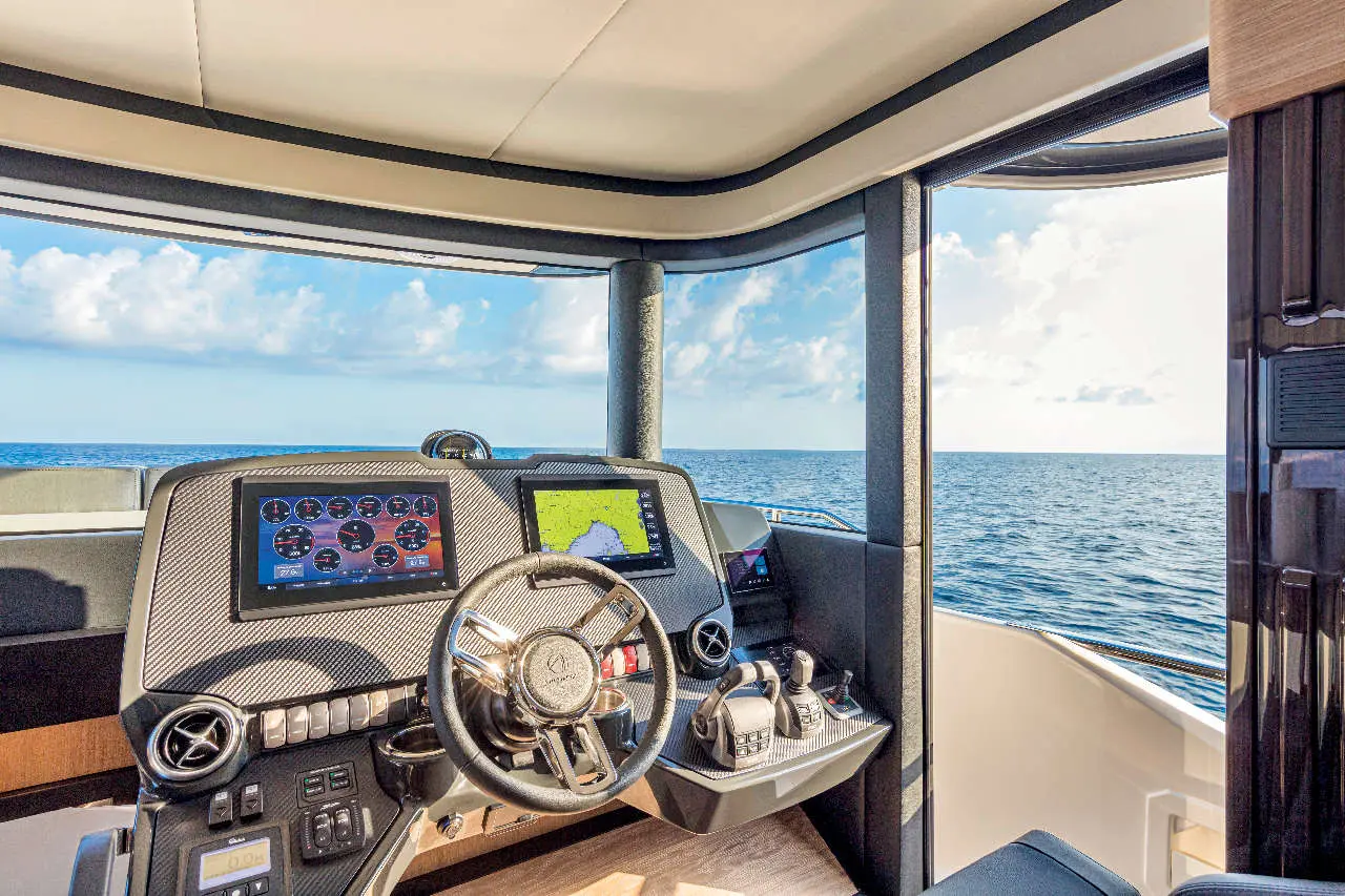 Absolute Navetta 52 Interior image 2