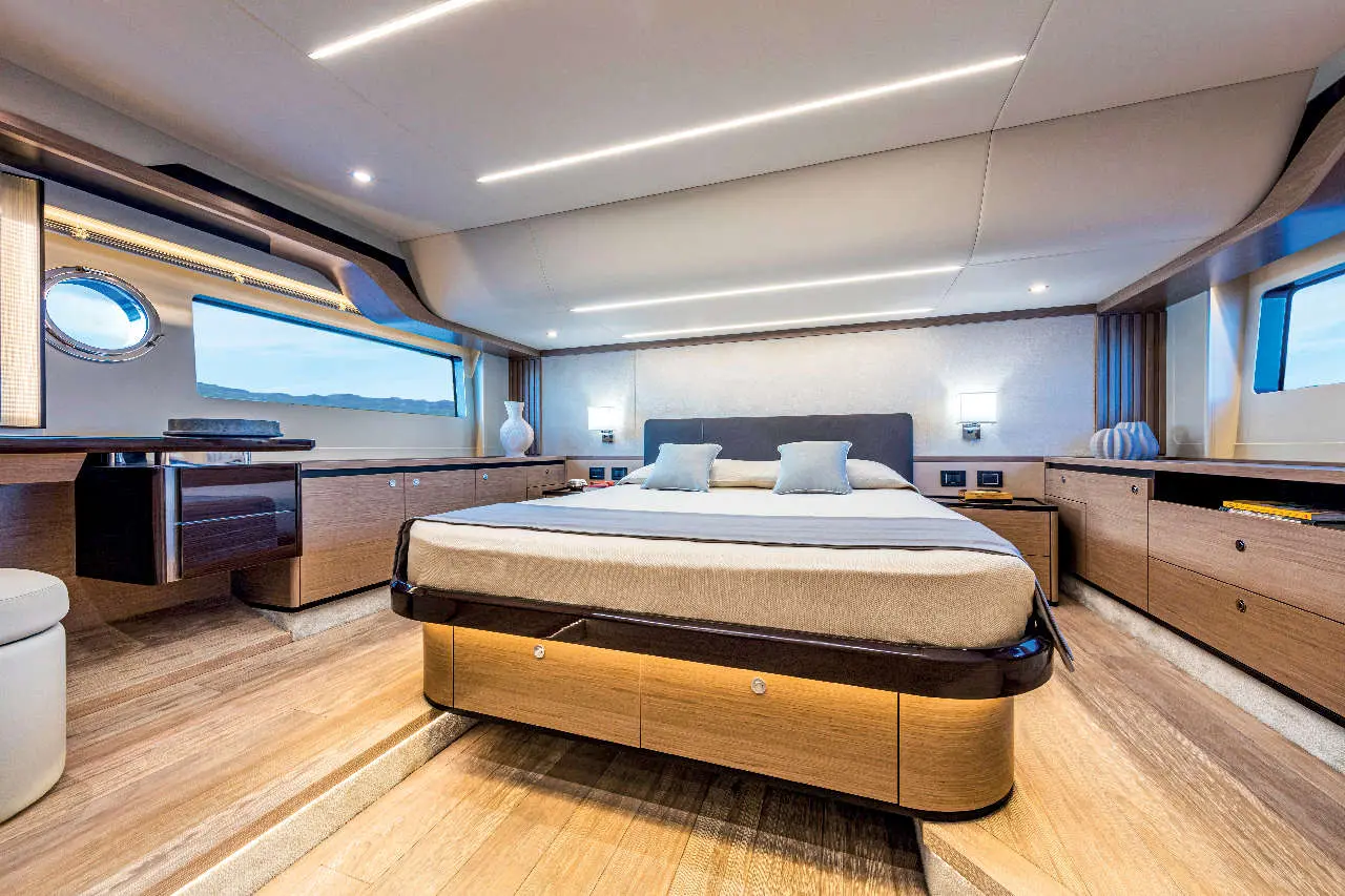 Absolute Navetta 52 Interior image 9