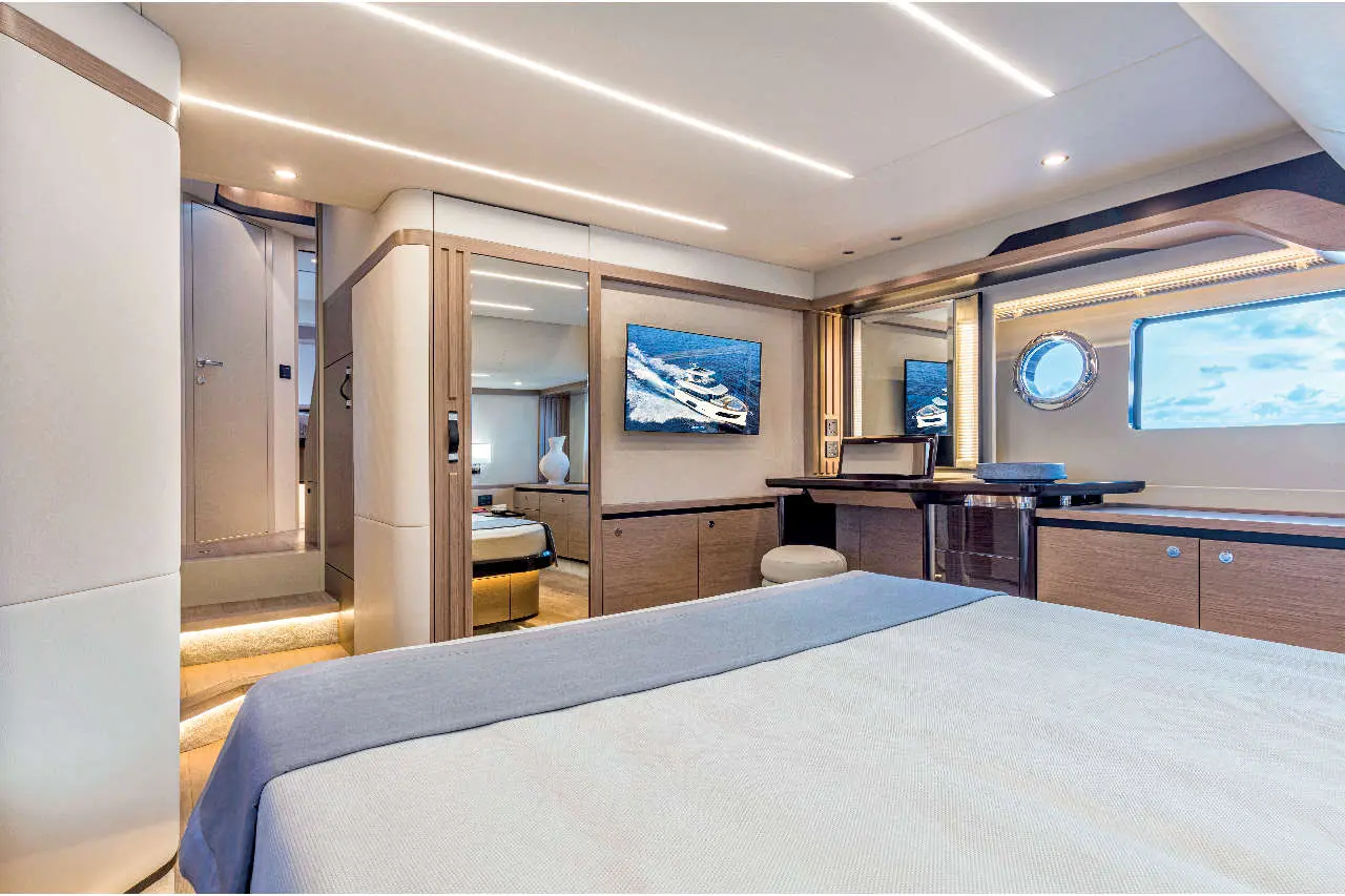 Absolute Navetta 52 Interior image 10