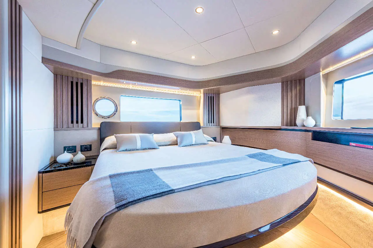 Absolute Navetta 52 Interior image 11