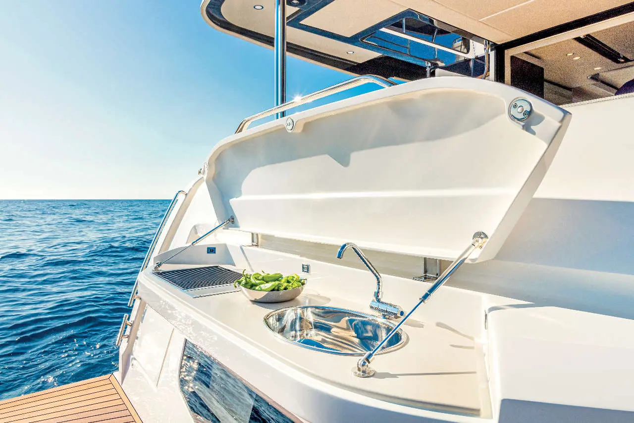 Absolute Navetta 52 Lifestyle image 3