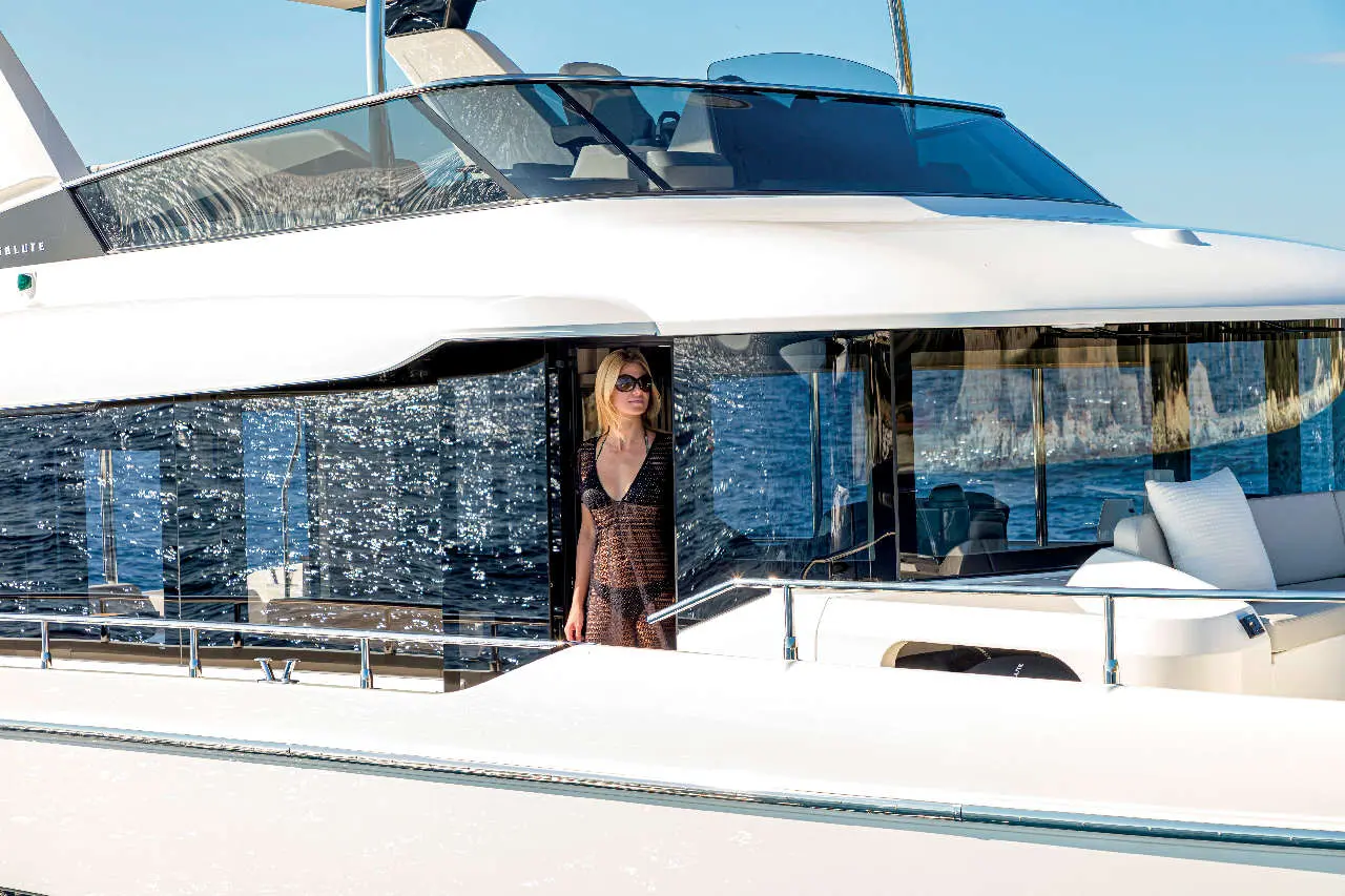 Absolute Navetta 52 Lifestyle image 4