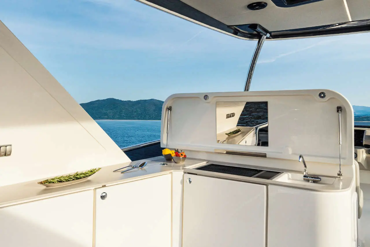 Absolute Navetta 58 Interior image 2