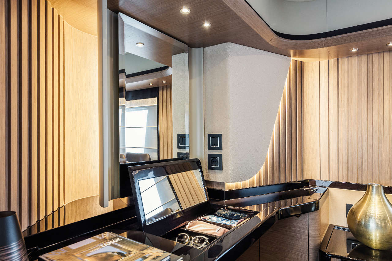 Absolute Navetta 58 Interior image 14