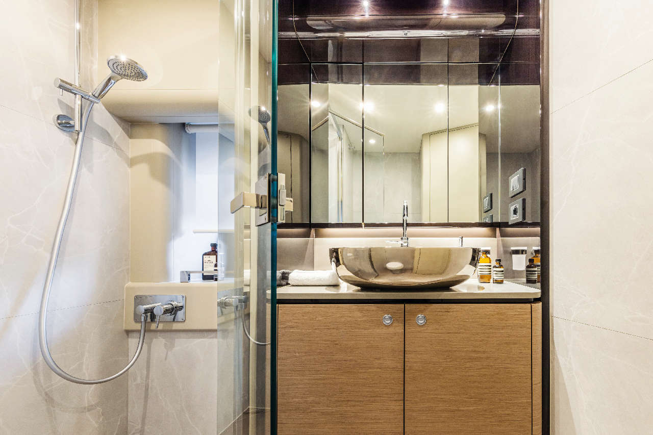 Absolute Navetta 58 Interior image 20
