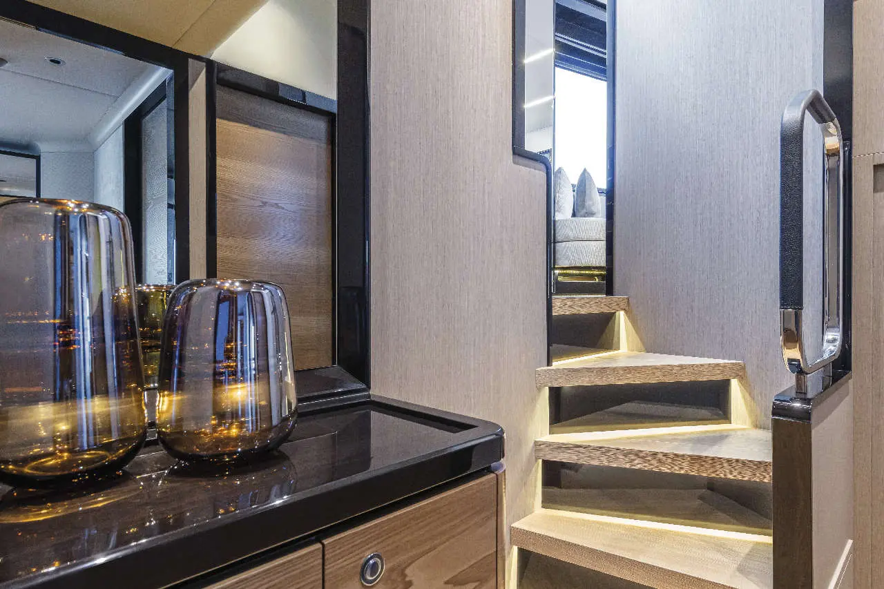 Absolute Navetta 64 Interior image 22