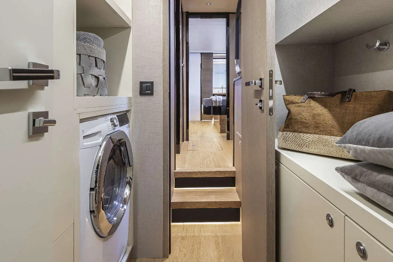 Absolute Navetta 64 Interior image 30