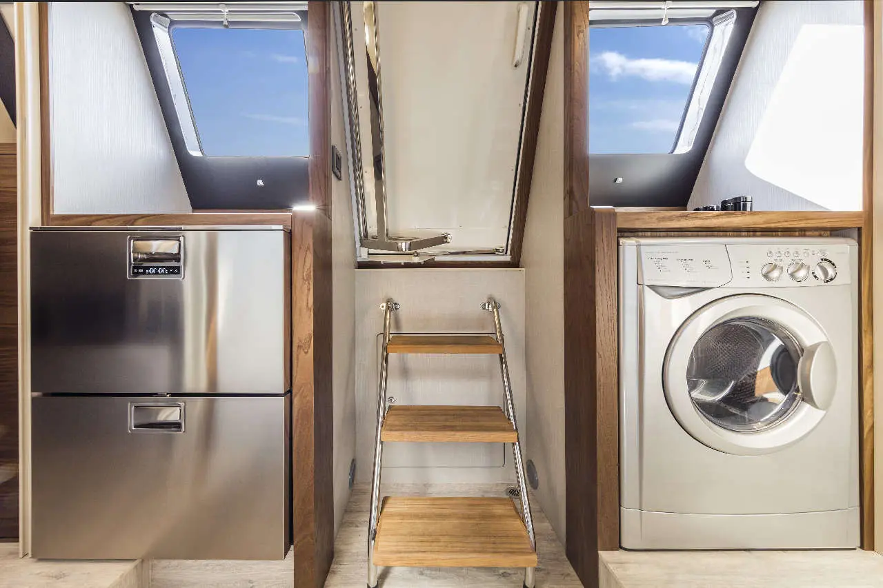 Absolute Navetta 68 Interior image 1