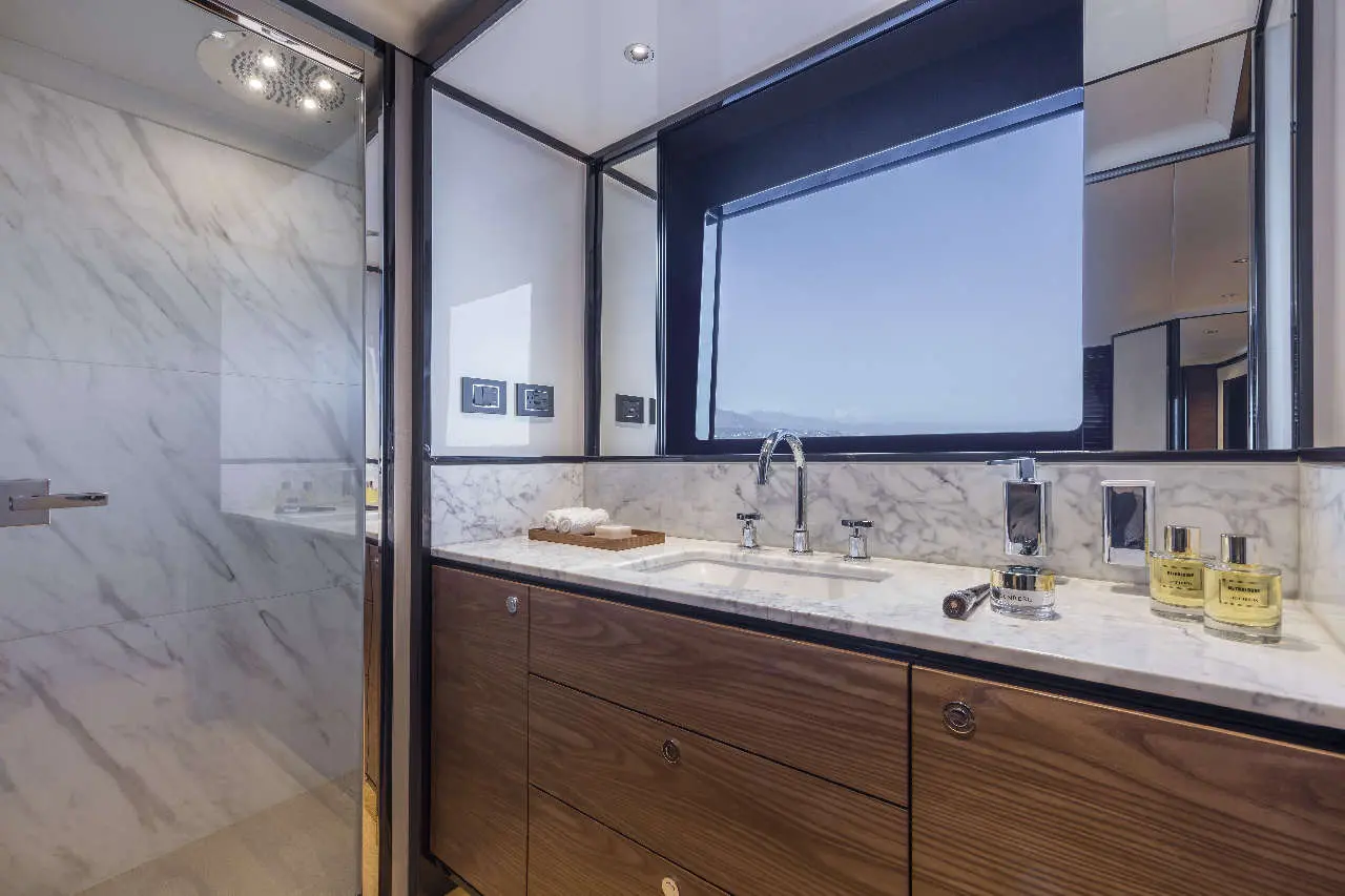 Absolute Navetta 68 Interior image 5