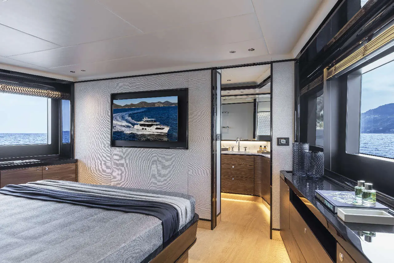 Absolute Navetta 68 Interior image 17