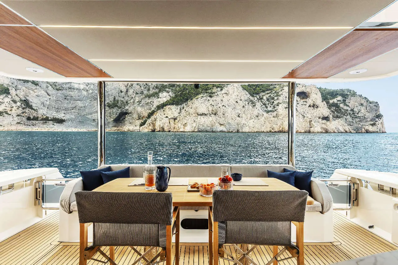 Absolute Navetta 68 Lifestyle image 13
