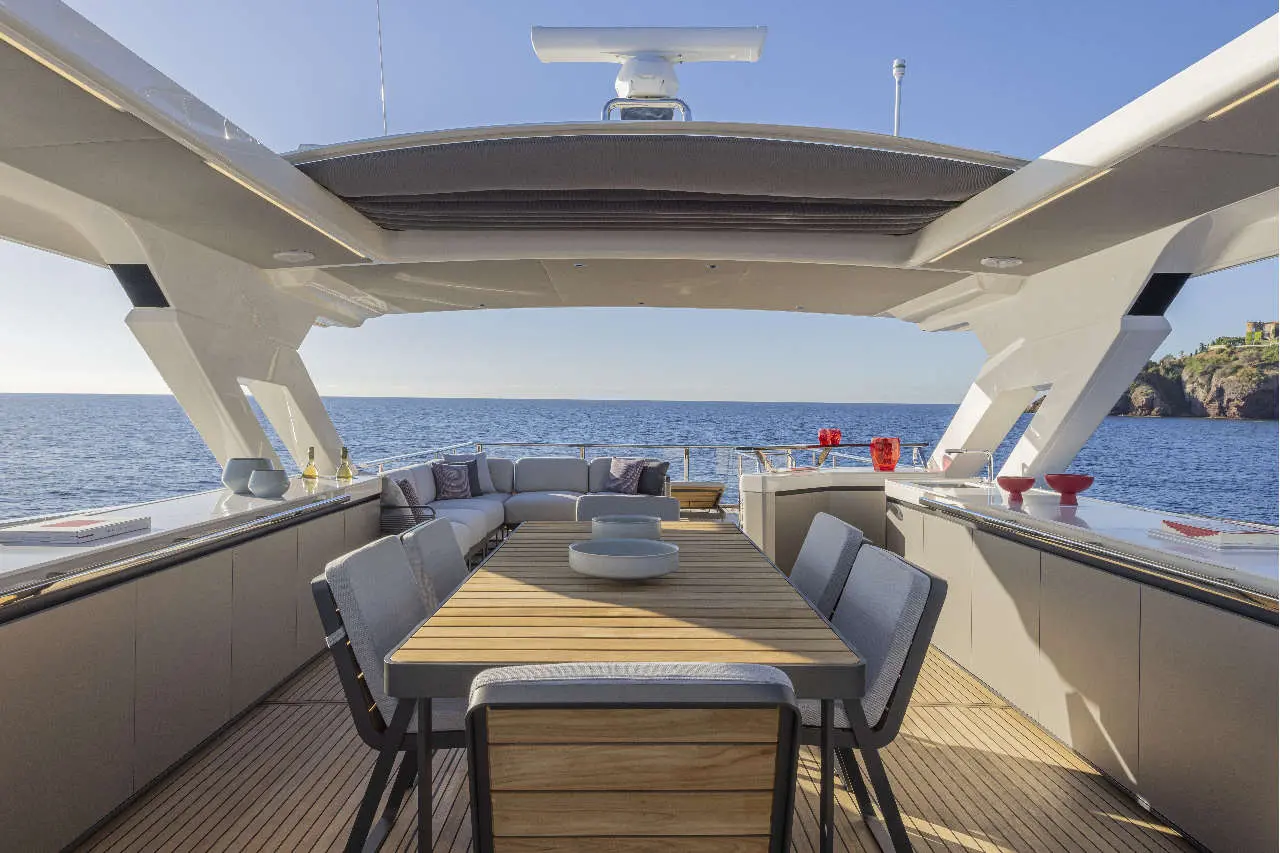 Absolute Navetta 75 Interior image 4