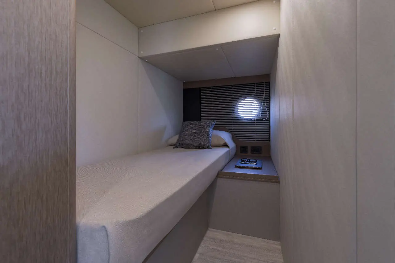 Absolute Navetta 75 Interior image 13