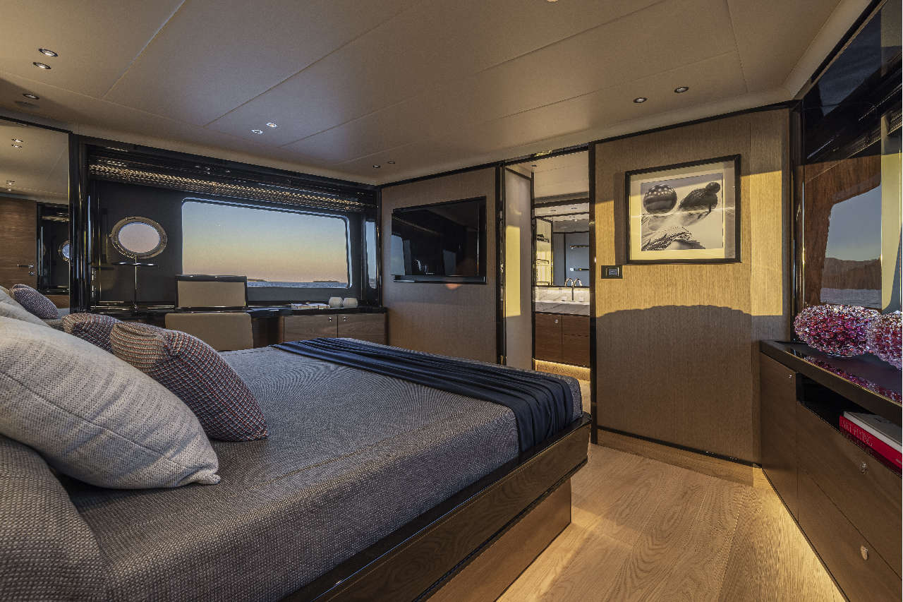 Absolute Navetta 75 Interior image 26