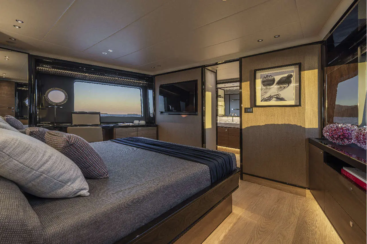 Absolute Navetta 75 Interior image 26
