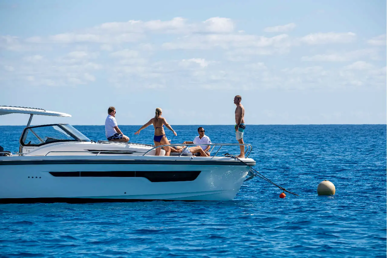 Nimbus Tender 11 Lifestyle image 7