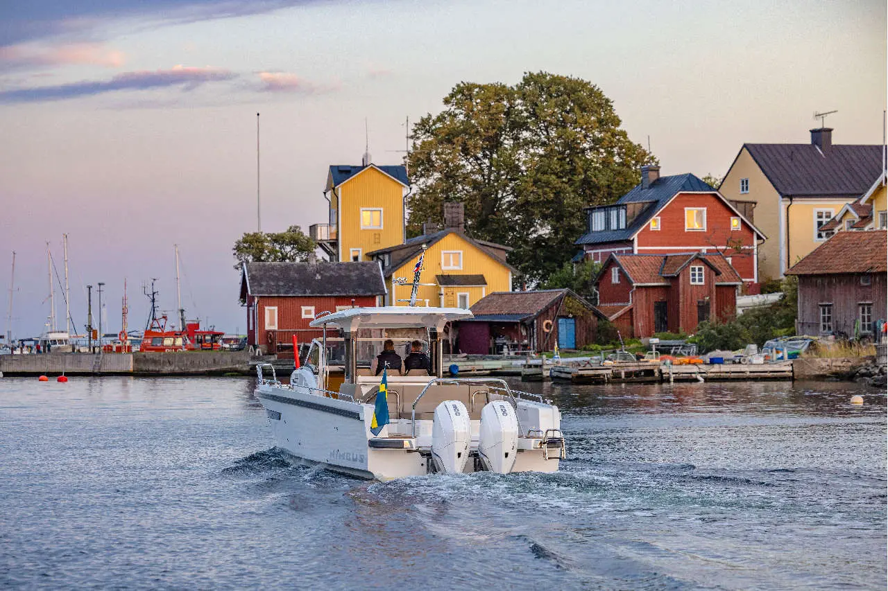 Nimbus Tender 11 Lifestyle image 10