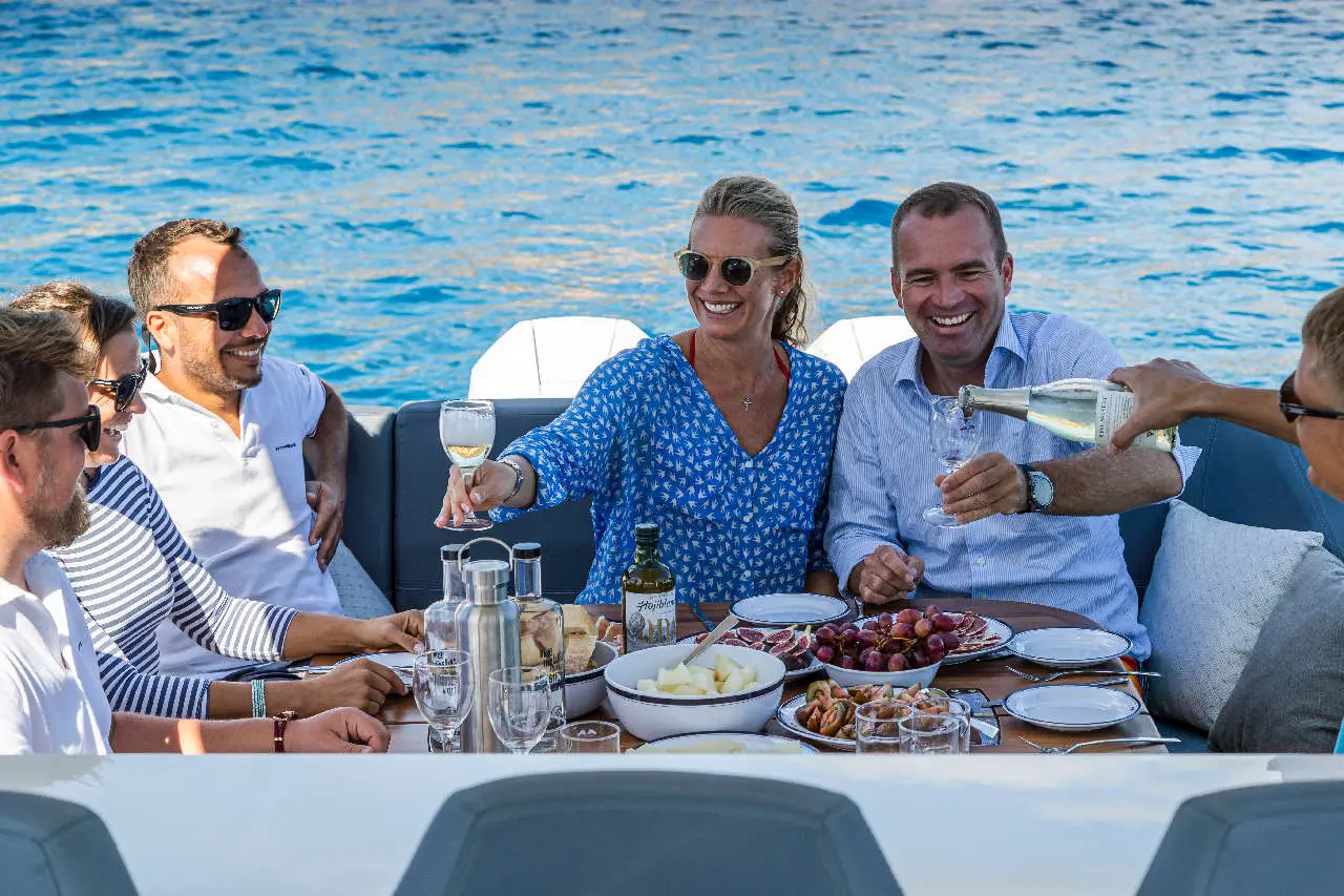 Nimbus Tender 11 Lifestyle image 12