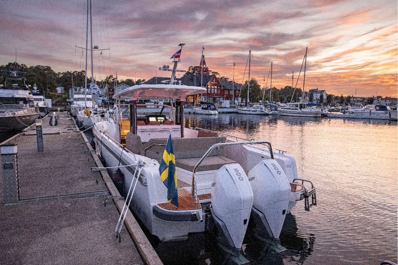 Nimbus Tender 11 Lifestyle image 18