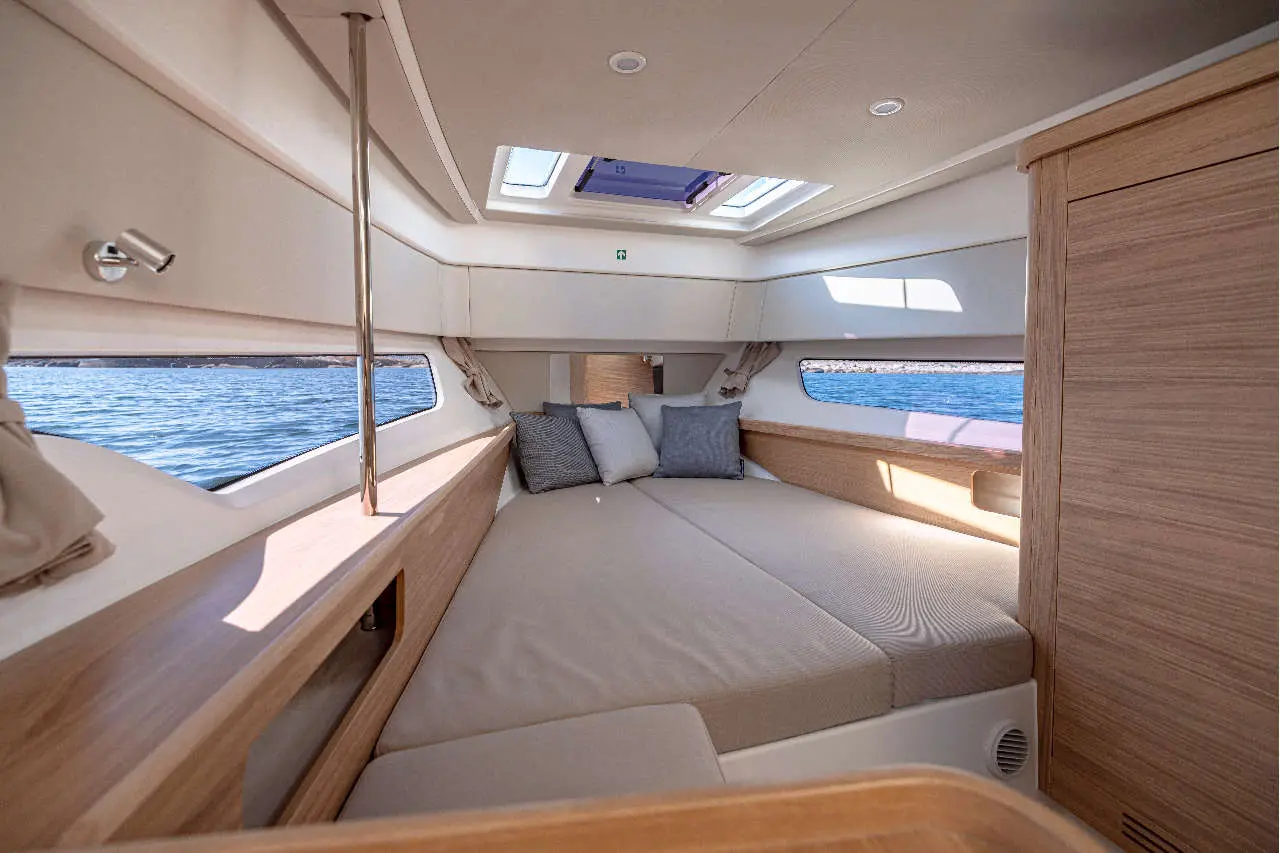 Nimbus Weekender 11 Interior image 5