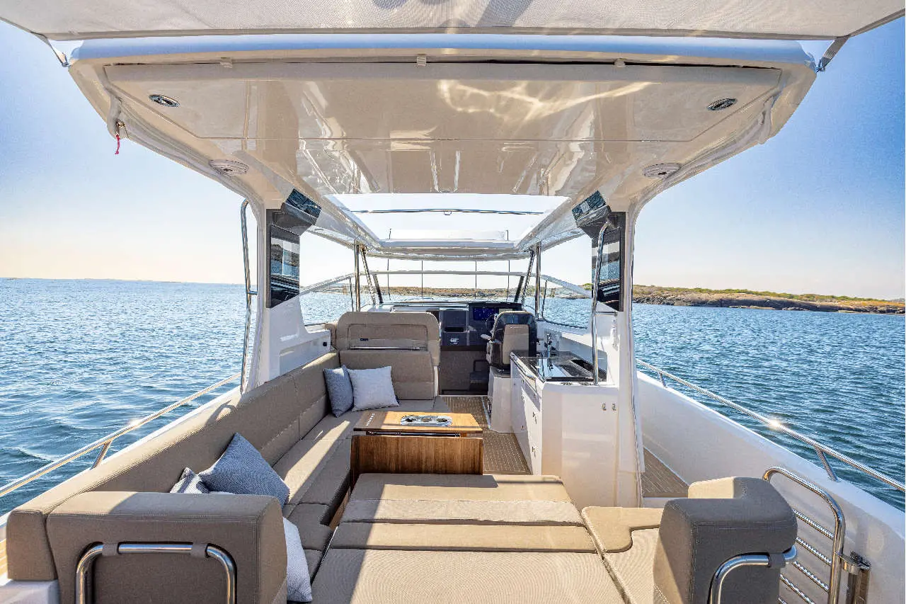 Nimbus Weekender 11 Interior image 18