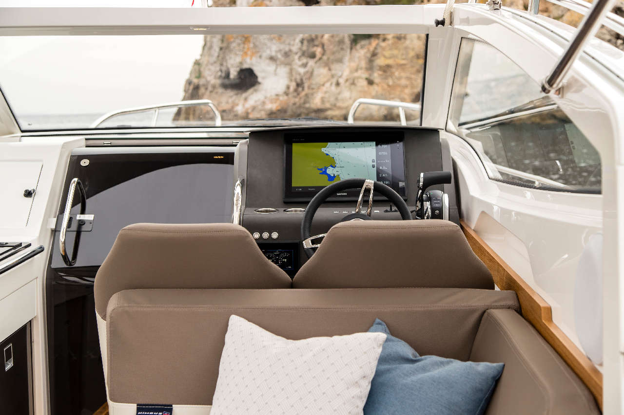 Nimbus Weekender 9 Interior image 8
