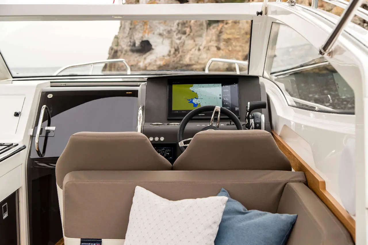Nimbus Weekender 9 Interior image 8