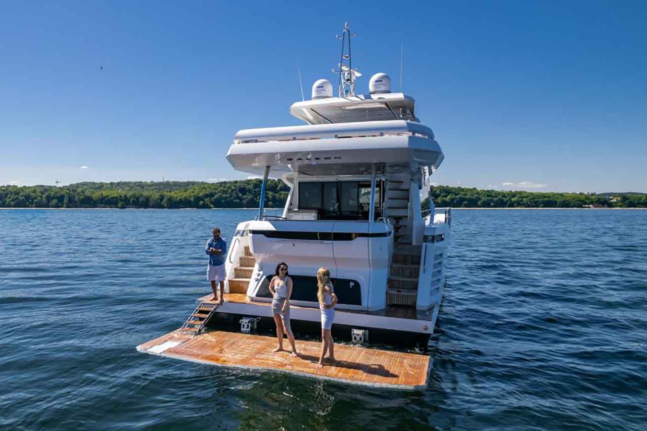 Galeon 800 FLY External image 1